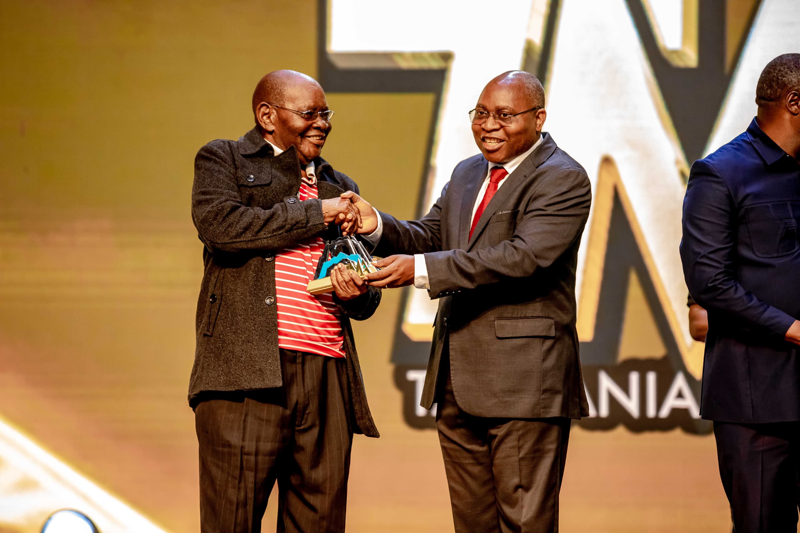 Samia Honours Mzee Hiza Diamond Win Big Daily News