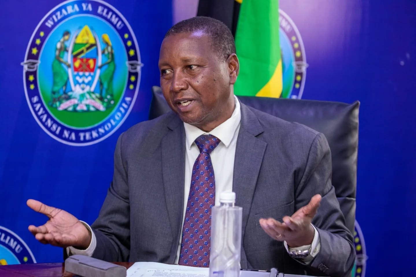 Minister pledges improvement of community libraries