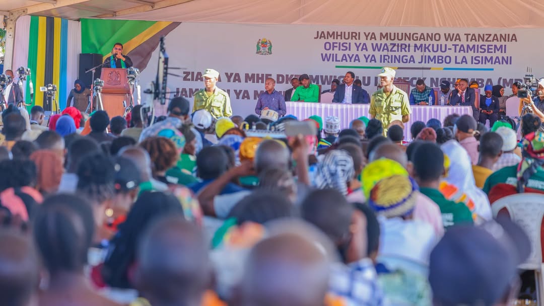 PM warns lax public servants