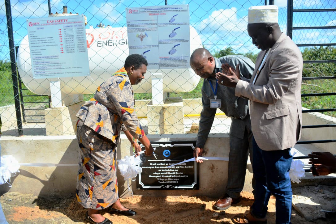 KIOO Limited donates150m/- in equipment to schools