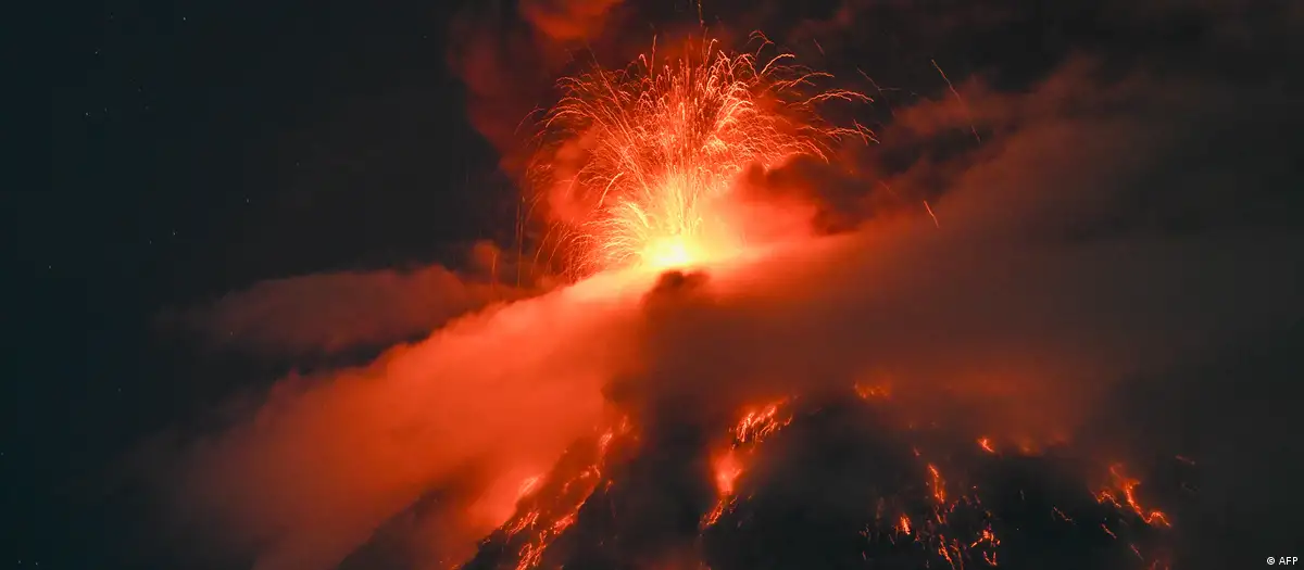 Guatemala: Towns evacuated as Fuego volcano erupts