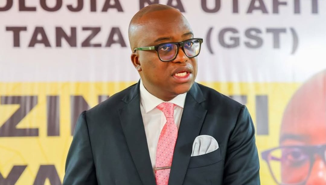 Mavunde orders GST to work closely with small-scale miners, provide them accurate geological information