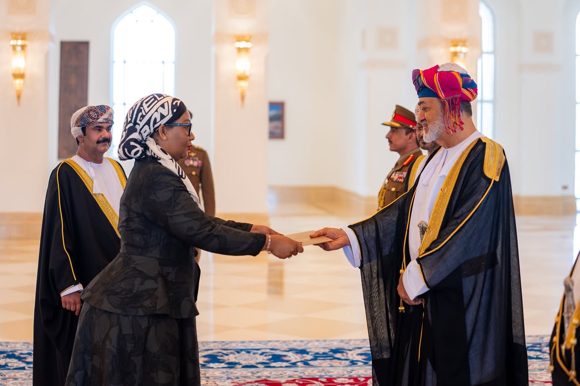Tanzanian envoy Maulida Hassan presents her Letters of Credence to the Sultan of Oman